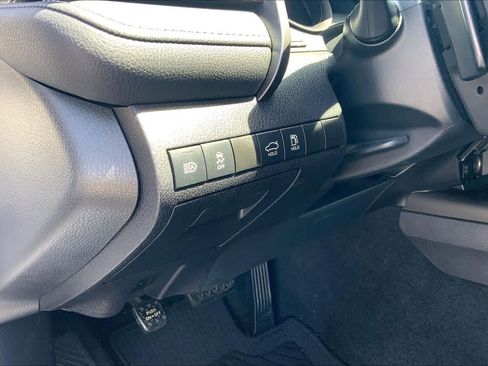 Used 2021 Toyota Camry SE image 32