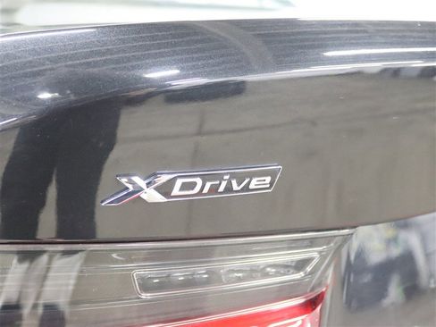 Used 2019 BMW 330i xDrive Sedan w/ Premium Package image 7