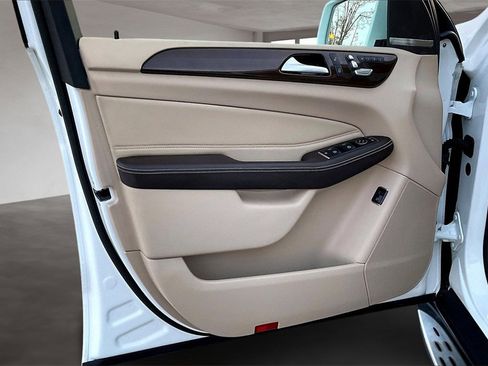 Used 2018 Mercedes-Benz GLE 350 4MATIC image 19