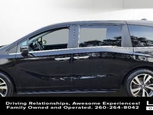 Used 2023 Honda Odyssey Touring image 1