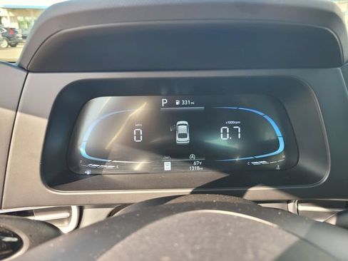 Used 2025 Hyundai Elantra SE FWD image 32