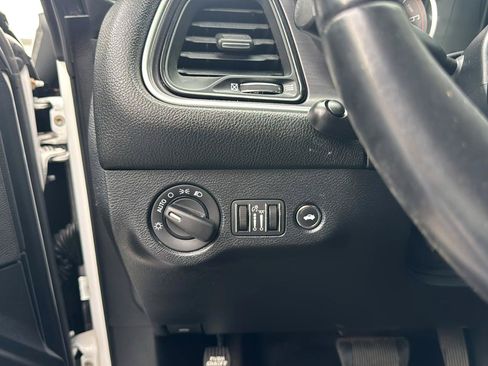 Used 2018 Dodge Challenger SXT RWD image 12