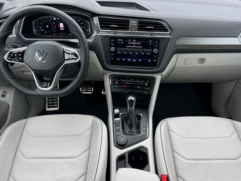 Used 2022 Volkswagen Tiguan SEL R-Line image 13