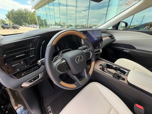 Used 2024 Lexus RX 350 Premium Plus w/ Convenience Package AWD/4WD image 15