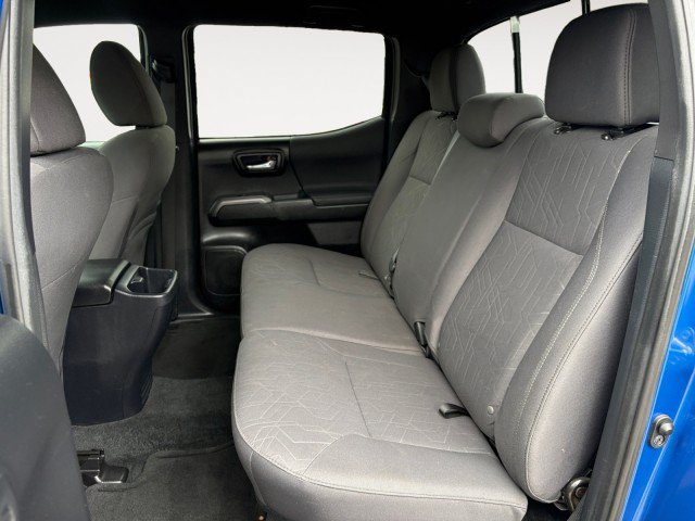 Used 2018 Toyota Tacoma TRD Sport AWD/4WD image 10