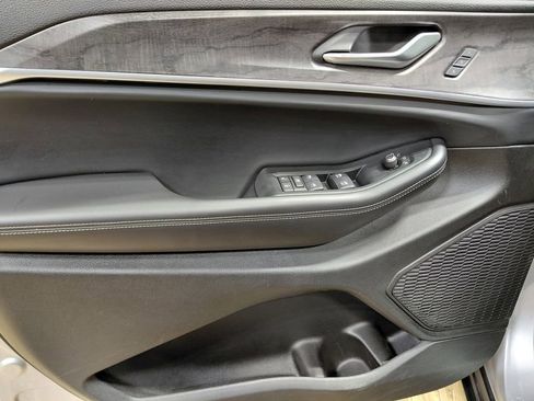 Used 2024 Jeep Grand Cherokee L Limited w/ Luxury Tech Group II image 47