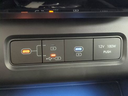 Certified 2025 Hyundai Tucson Limited AWD/4WD image 28