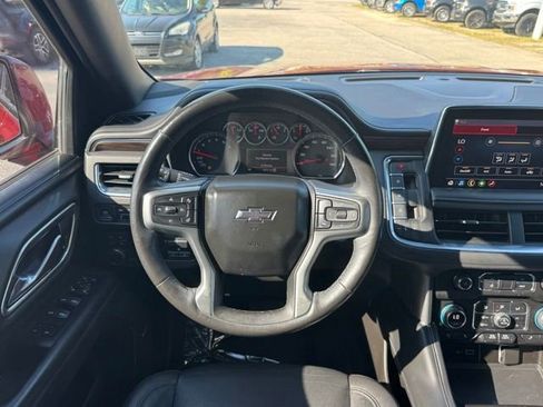 Used 2021 Chevrolet Tahoe Z71 w/ Luxury Package AWD/4WD image 19