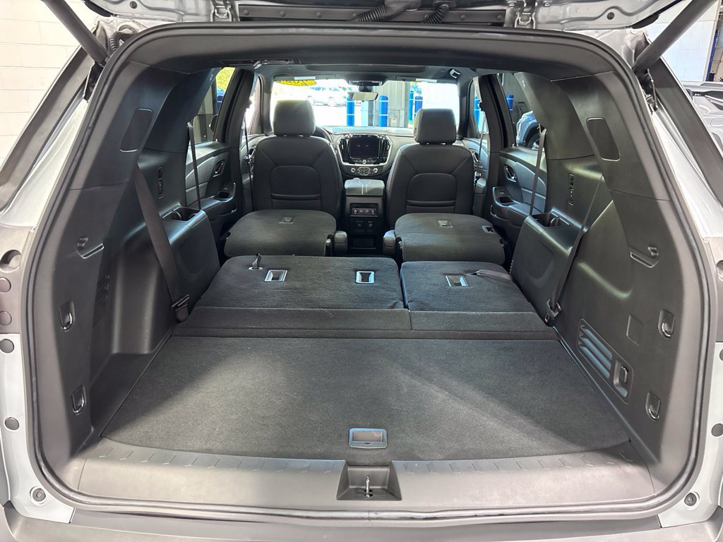 Used 2023 Chevrolet Traverse LT w/ LT Premium Package AWD/4WD image 56