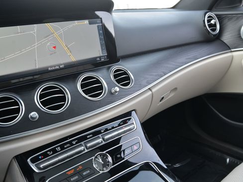 Used 2017 Mercedes-Benz E 300 4MATIC image 26