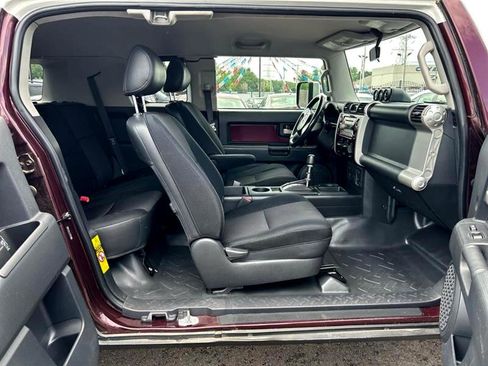 Used 2007 Toyota FJ Cruiser 2WD image 32