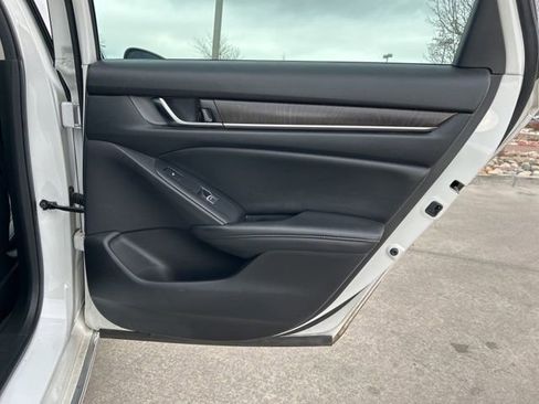 Used 2019 Honda Accord Touring image 26