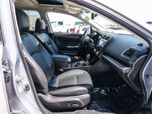 Used 2019 Subaru Outback 3.6R Limited AWD/4WD image 17