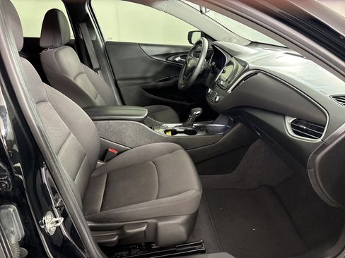 Used 2023 Chevrolet Malibu LT image 40