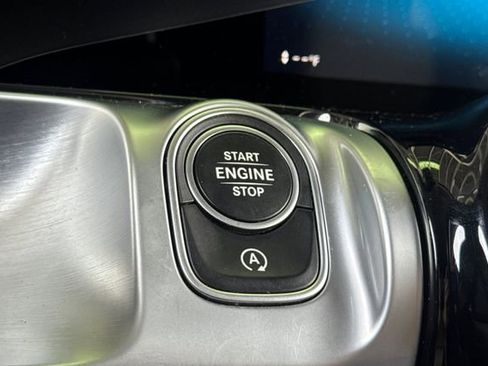 Used 2022 Mercedes-Benz GLB 250 image 33