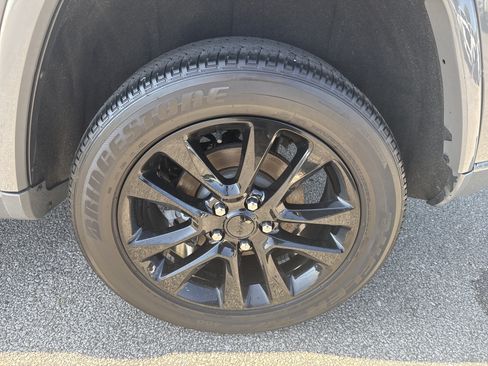 Used 2021 Jeep Grand Cherokee Laredo X AWD/4WD image 21