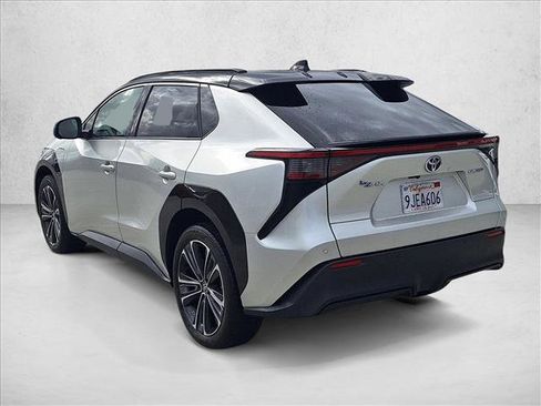 Used 2023 Toyota bZ4X Limited image 7