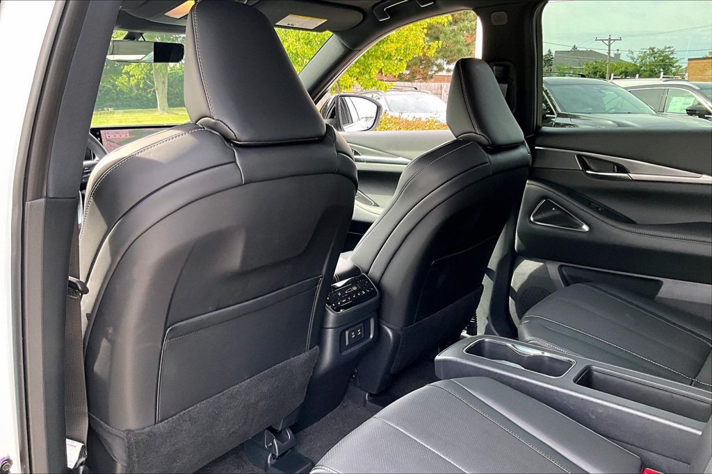 Certified 2027 INFINITI QX60 Sport w/ Dark Cargo Package AWD/4WD image 31