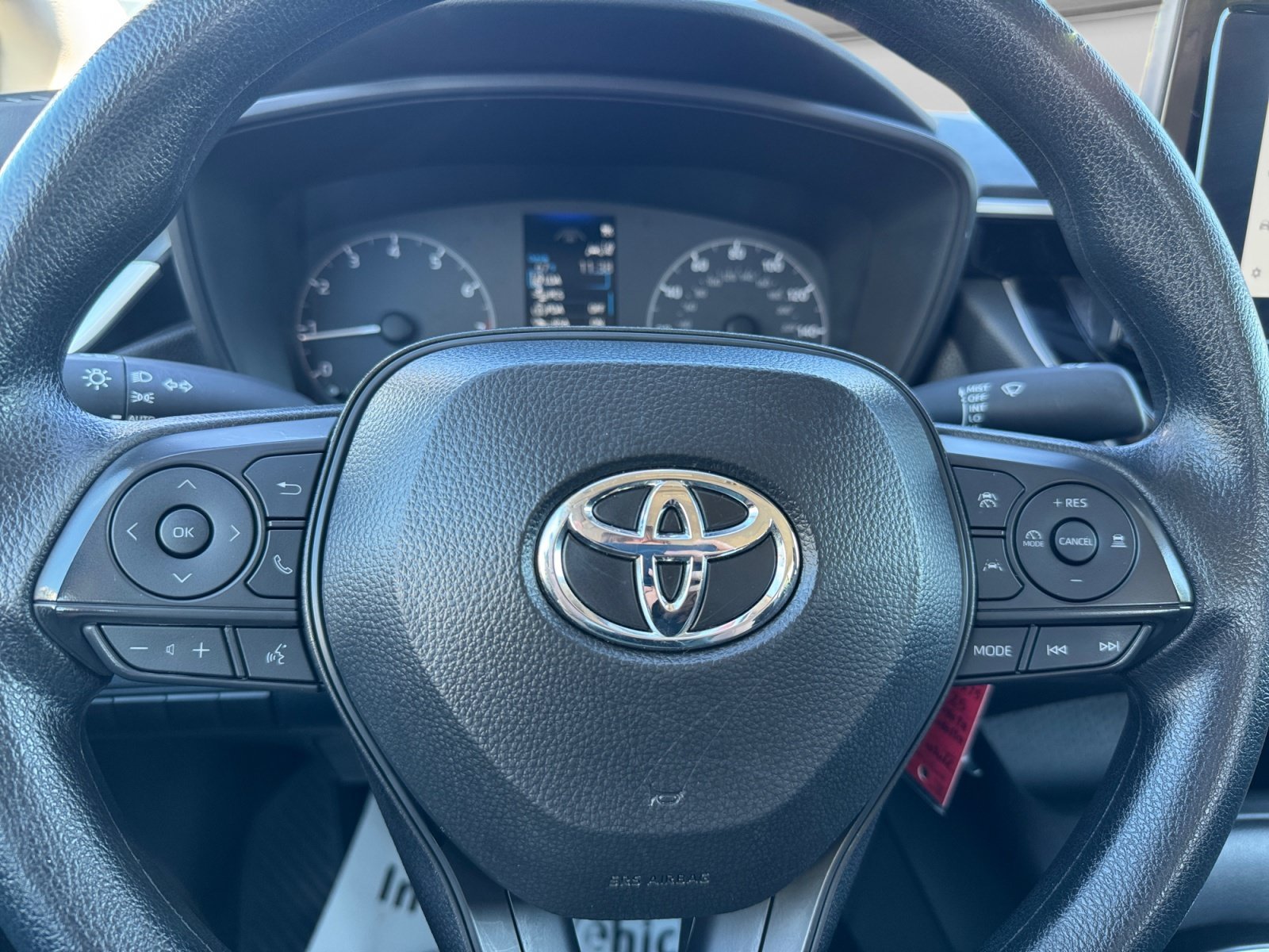 Used 2025 Toyota Corolla LE FWD image 15