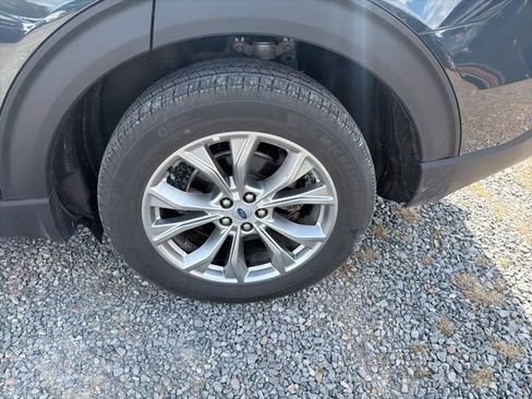 Used 2023 Ford Explorer Limited w/ Limited Technology Package image 6