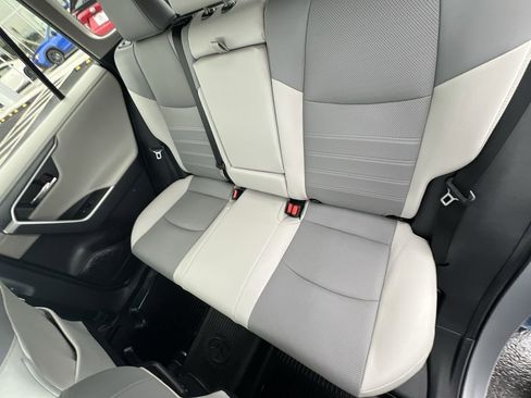 Used 2020 Toyota RAV4 Limited image 25