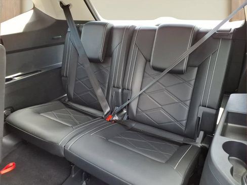 Used 2025 Volkswagen Atlas SE FWD image 20