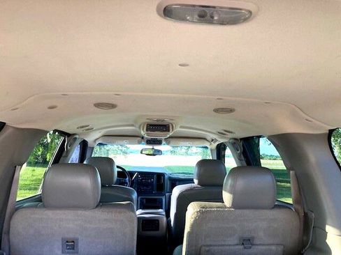 Used 2004 GMC Yukon XL SLT w/ Preferred Equipment Group image 26