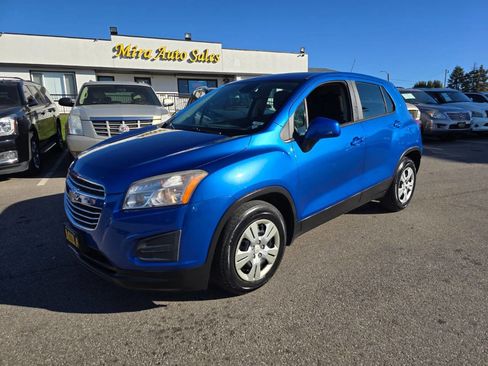 Used 2015 Chevrolet Trax LS FWD image 2