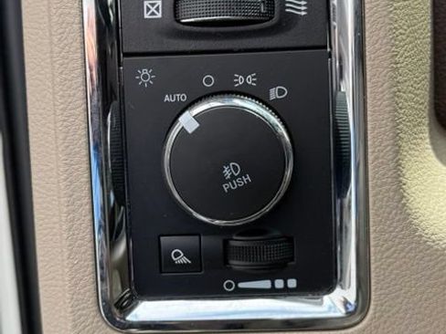 Used 2017 RAM 1500 Laramie w/ Convenience Group AWD/4WD image 34