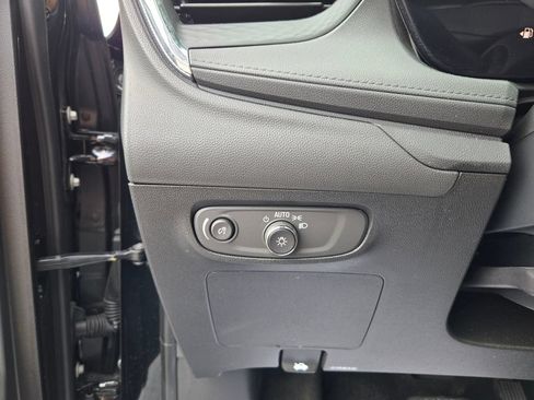 Used 2025 Buick Encore GX Preferred AWD/4WD image 16