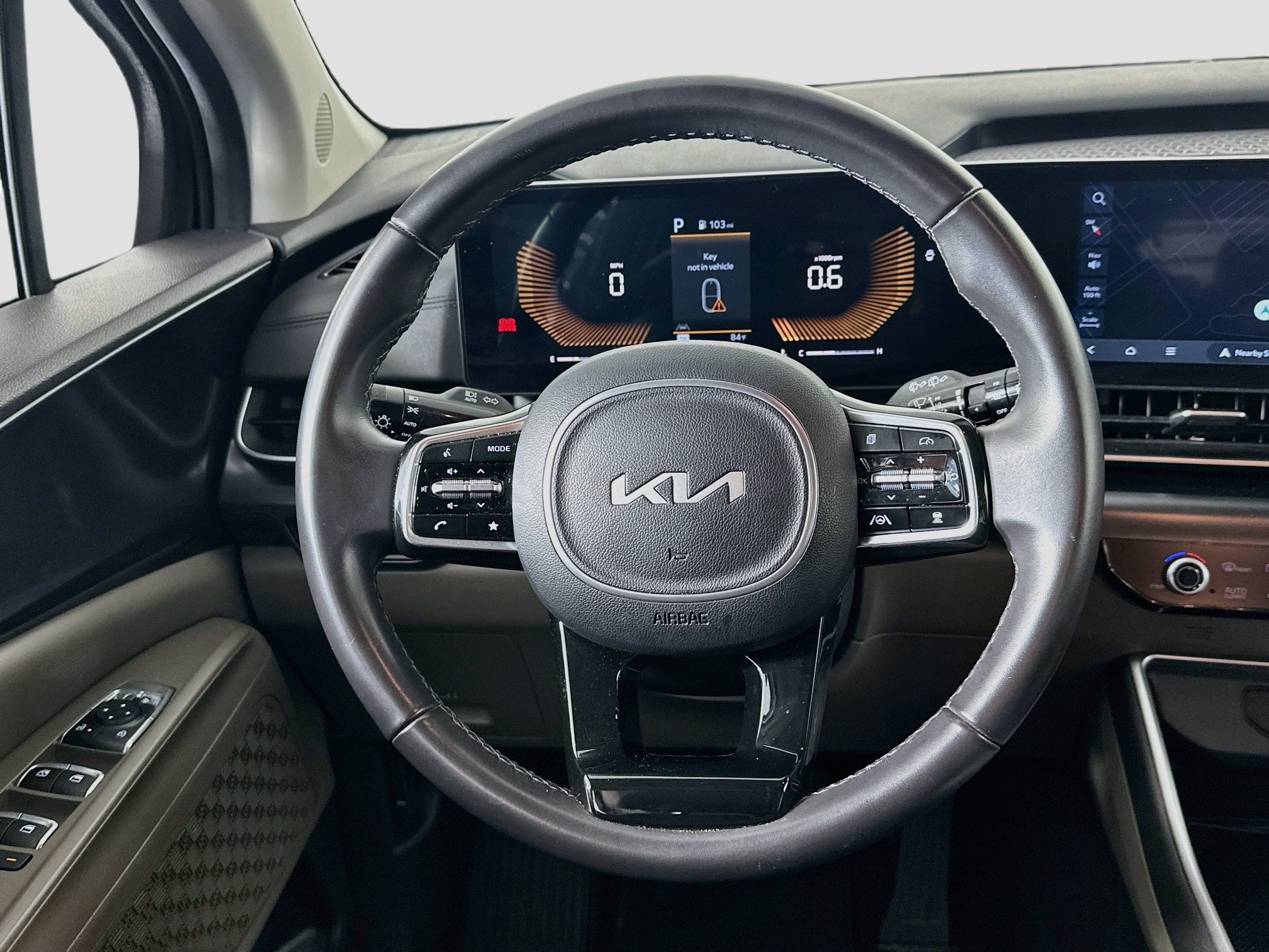 Used 2025 Kia Carnival FWD image 18