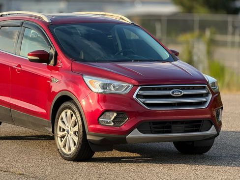 Used 2017 Ford Escape Titanium AWD/4WD image 15