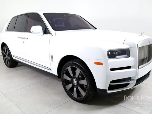 Certified 2024 Rolls-Royce Cullinan AWD/4WD image 6