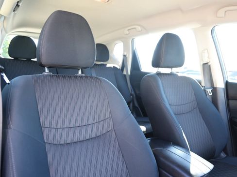 Used 2018 Nissan Rogue S AWD/4WD image 25