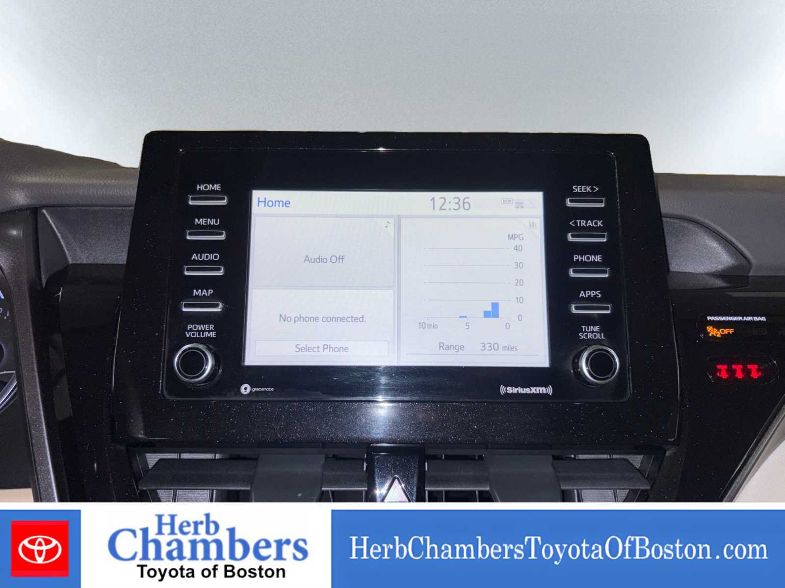 Used 2022 Toyota Camry LE FWD image 11