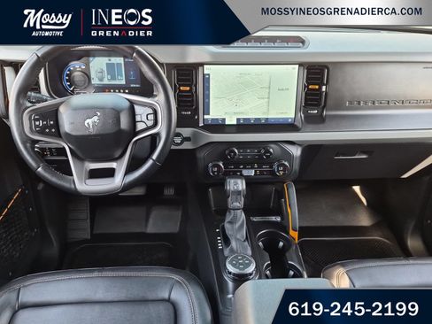 Used 2023 Ford Bronco Badlands w/ Sasquatch Package AWD/4WD image 12