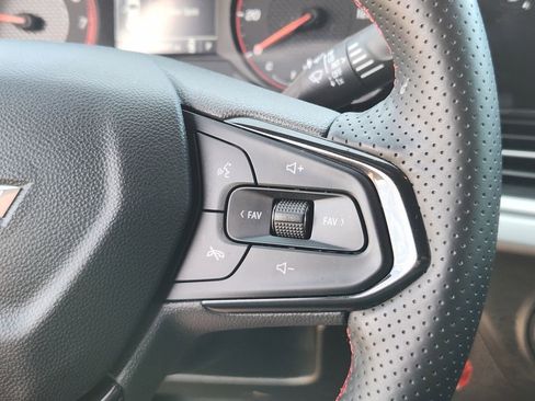 Used 2024 Chevrolet Trax RS w/ Driver Confidence Package image 33