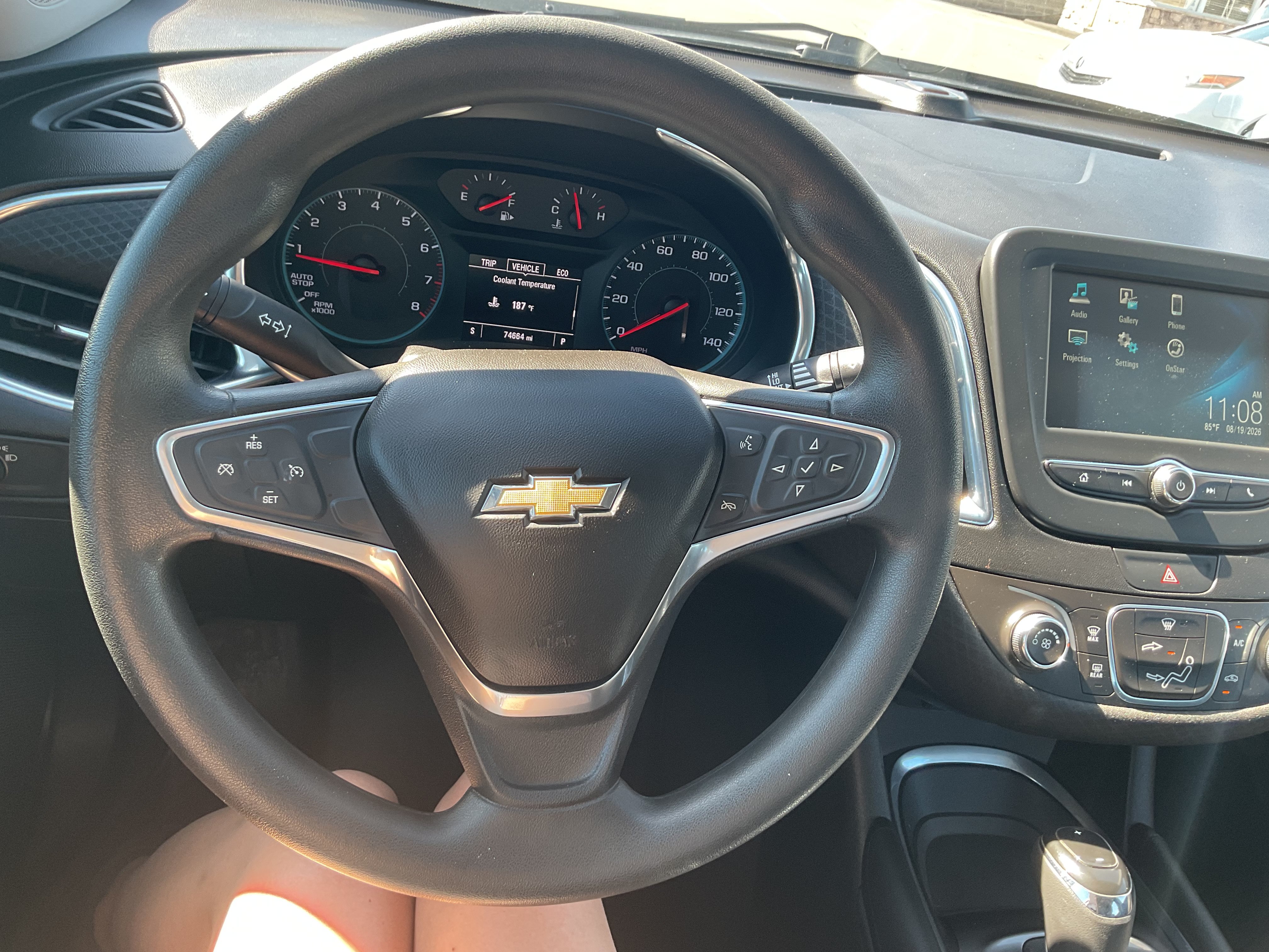 Used 2017 Chevrolet Malibu LT FWD image 18