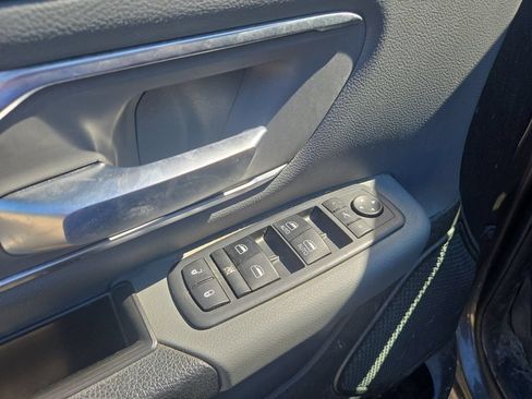 Used 2019 RAM 1500 Big Horn AWD/4WD image 19
