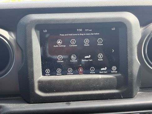 Used 2022 Jeep Gladiator Sport AWD/4WD image 9