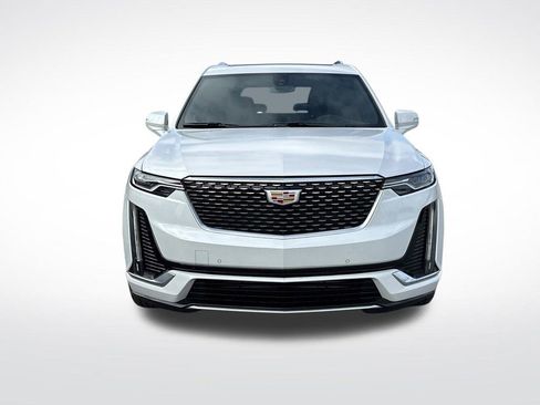 New 2025 Cadillac XT6 Luxury image 3