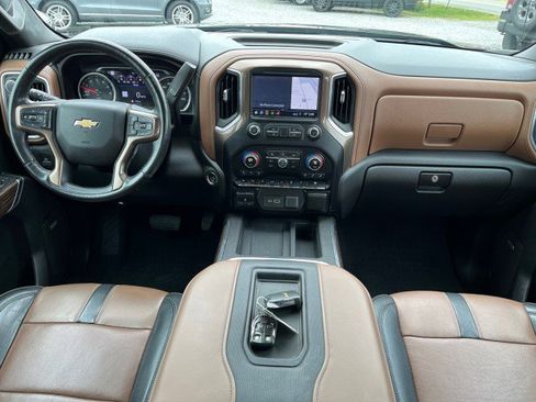 Used 2019 Chevrolet Silverado 1500 High Country w/ Technology Package AWD/4WD image 22