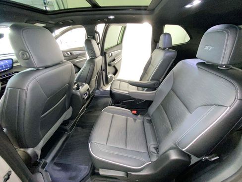 Used 2026 Buick Enclave Sport Touring w/ Power Package FWD image 14