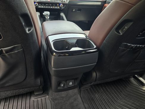 Used 2024 Kia Telluride SX Prestige w/ Towing Package AWD/4WD image 24