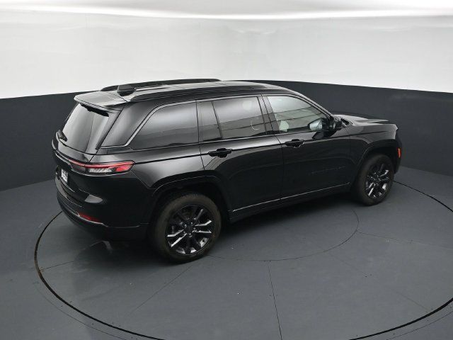 Used 2026 Jeep Grand Cherokee Limited AWD/4WD image 18