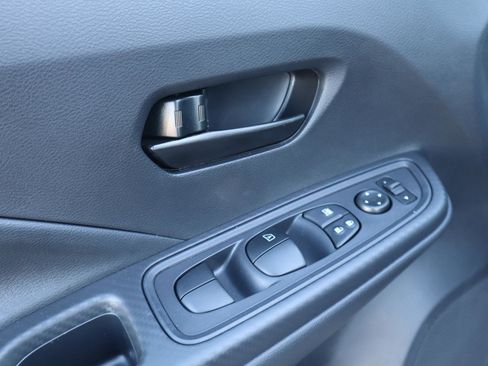 Used 2025 Nissan Versa S w/ Trunk Package image 12