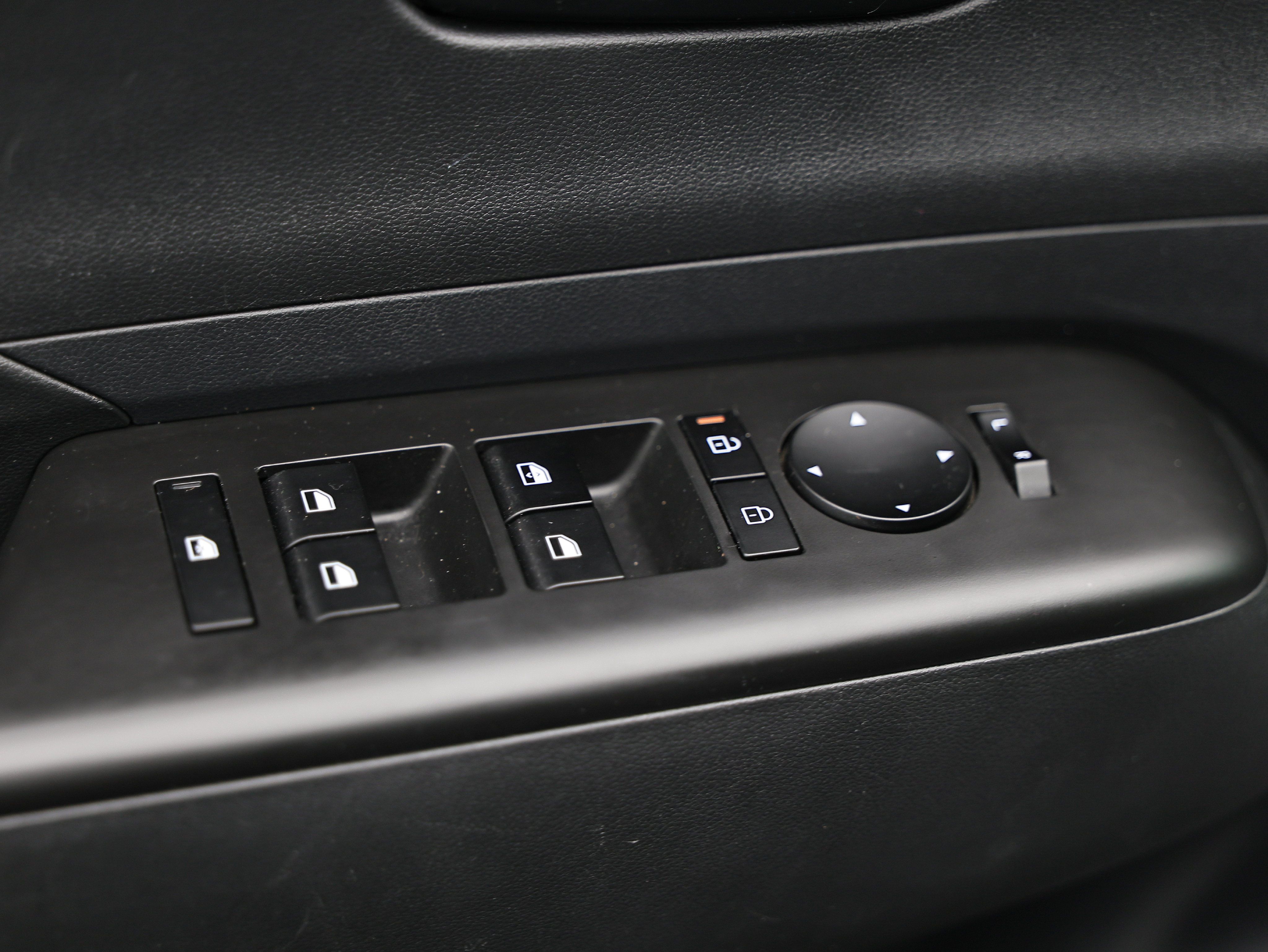 Used 2024 Hyundai Kona SE FWD image 16