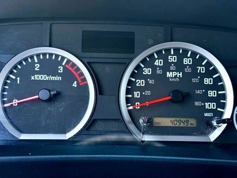 Used 2023 Isuzu NPR image 26