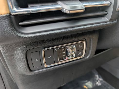 Used 2020 Lincoln Corsair Reserve w/ Equipment Group 202A image 14