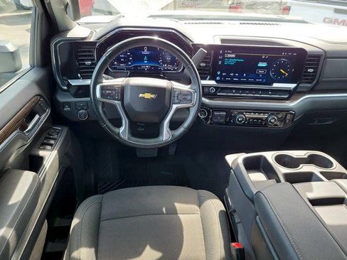 Used 2025 Chevrolet Silverado 2500 LT w/ Convenience Package AWD/4WD image 17
